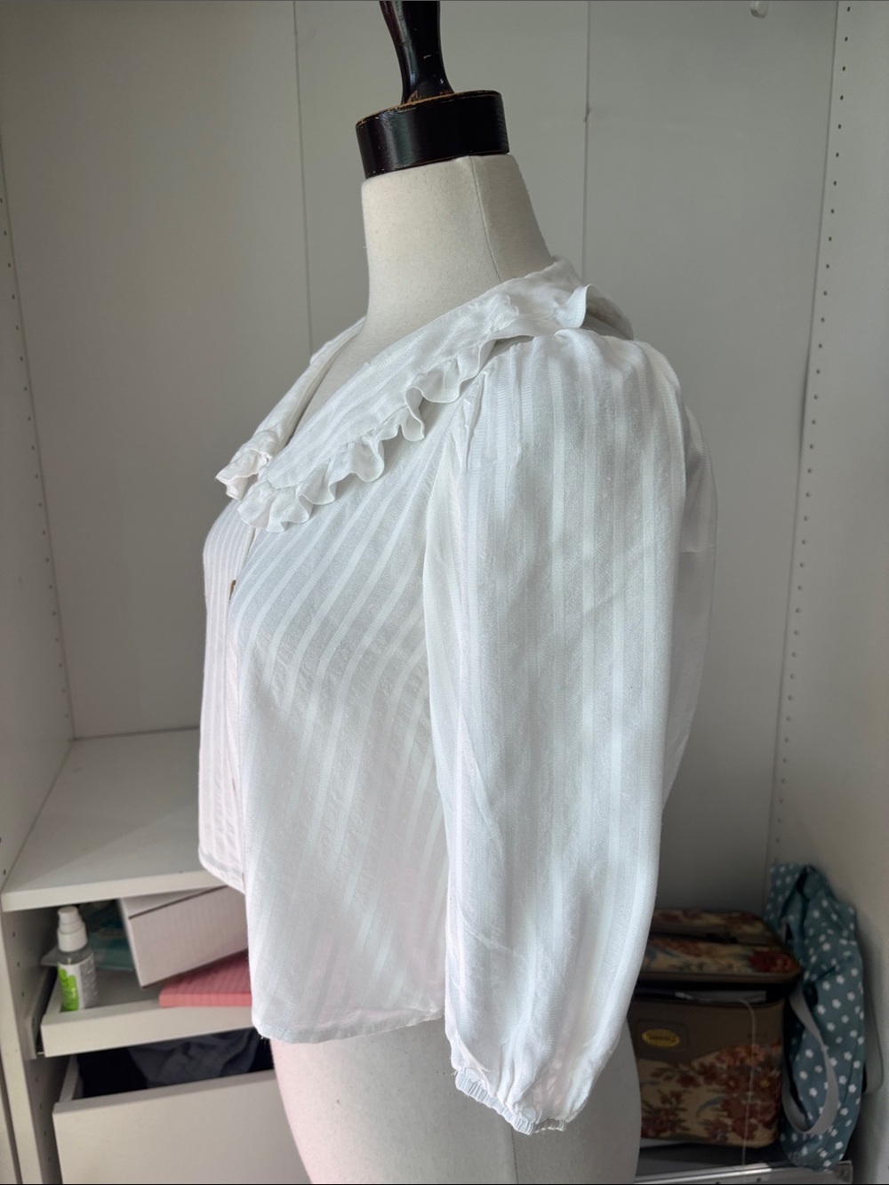 Women's White Ruffle Collar Button-Front Blouse - Picture 3 of 8